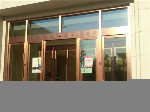 自動(dòng)門的裝置機(jī)構(gòu) 自動(dòng)門的裝置機(jī)構(gòu)