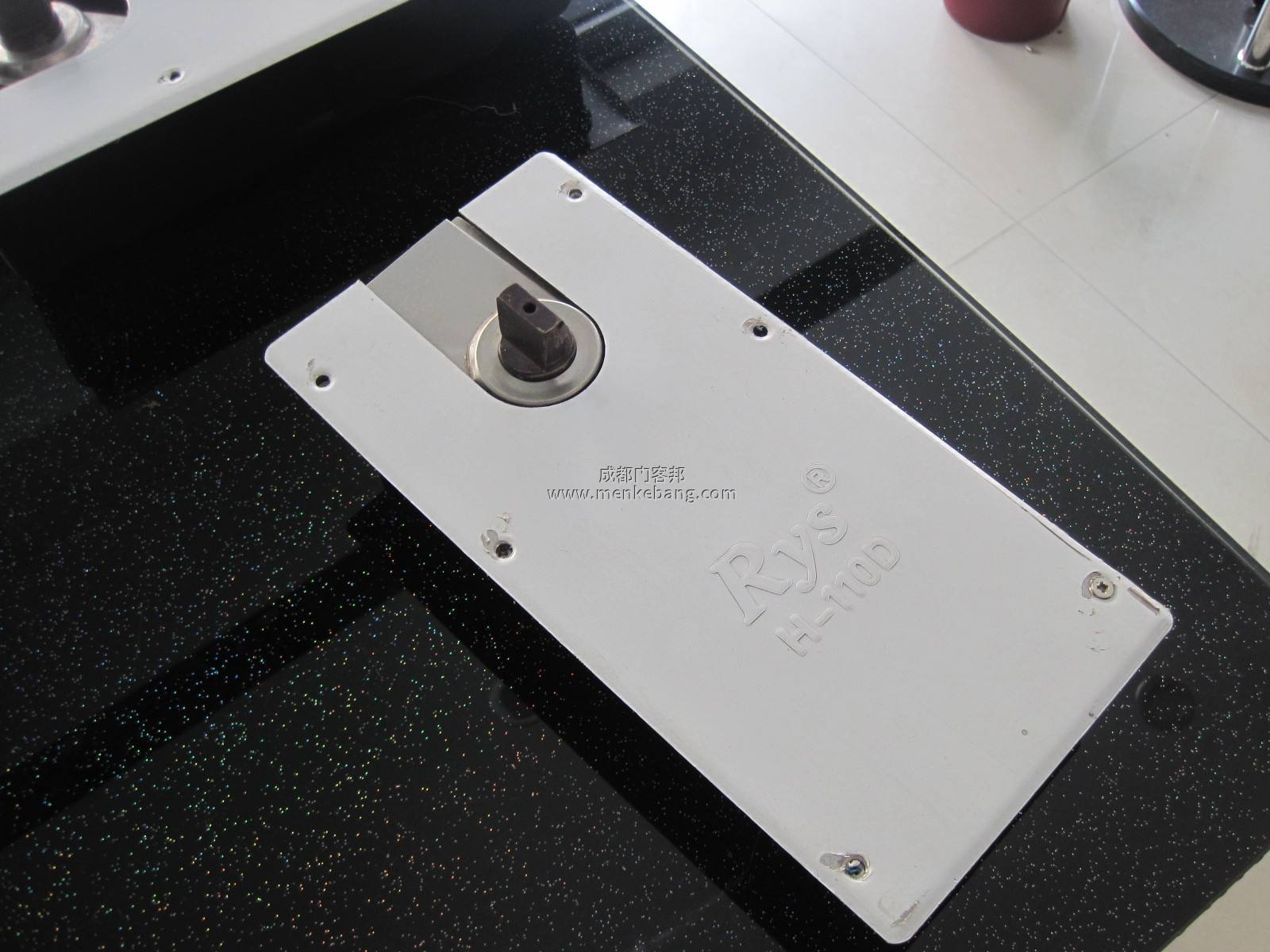 成都玻璃門地彈簧價(jià)格是多少錢,上門安裝更換價(jià)格 成都玻璃門地彈簧價(jià)格是多少錢,上門安裝更換價(jià)格