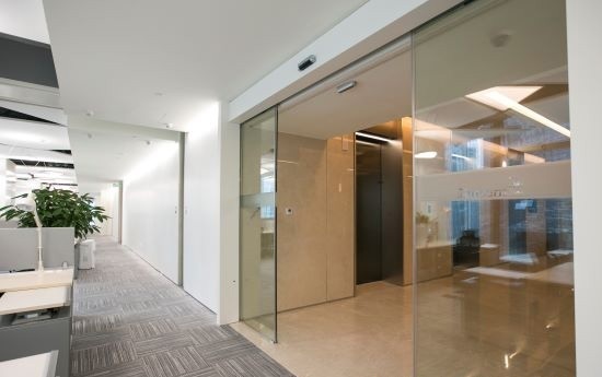 無框玻璃自動(dòng)感應(yīng)門工程