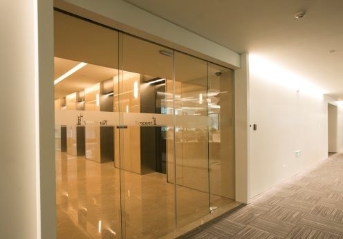 成都無框玻璃自動(dòng)感應(yīng)門安裝